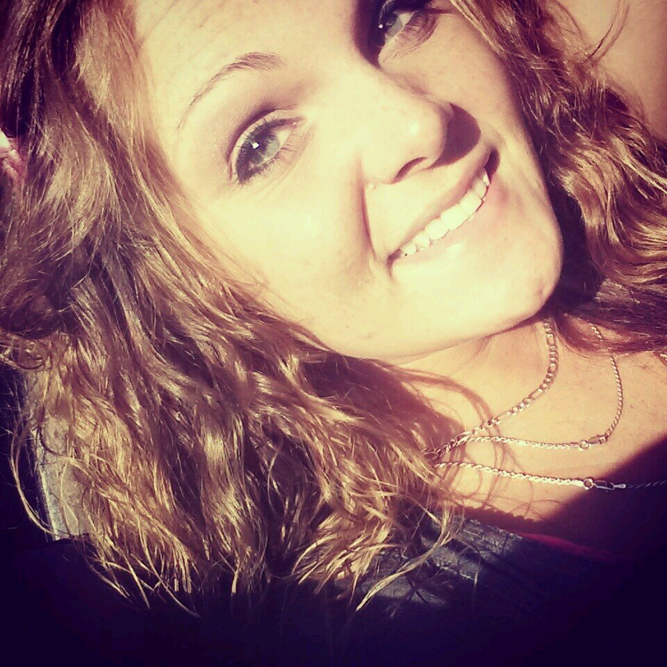 alaynaa_xoxox's profile picture. I chill , live my life . 19 & reckless ! Never ever qave af , still don't !  #LifeIsWhatYouMakeIt #Turnup