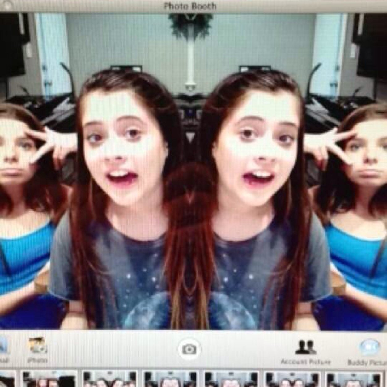 LizzyMasterson's profile picture. 