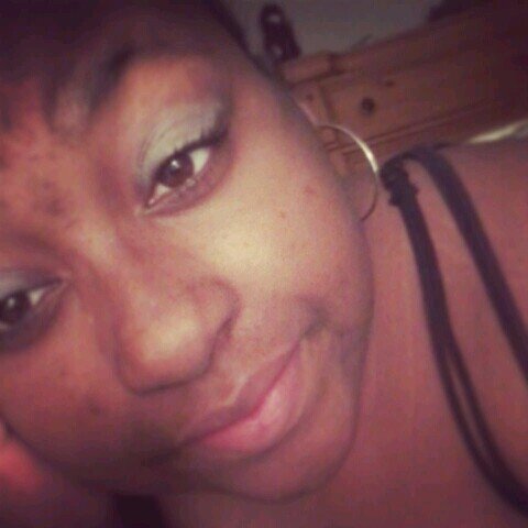 iitstinkiibiit...From Anniston, Singlee and 17 Burfdayy May 12th Cantt Waitt Butt Everii bodii Follow me. ..
