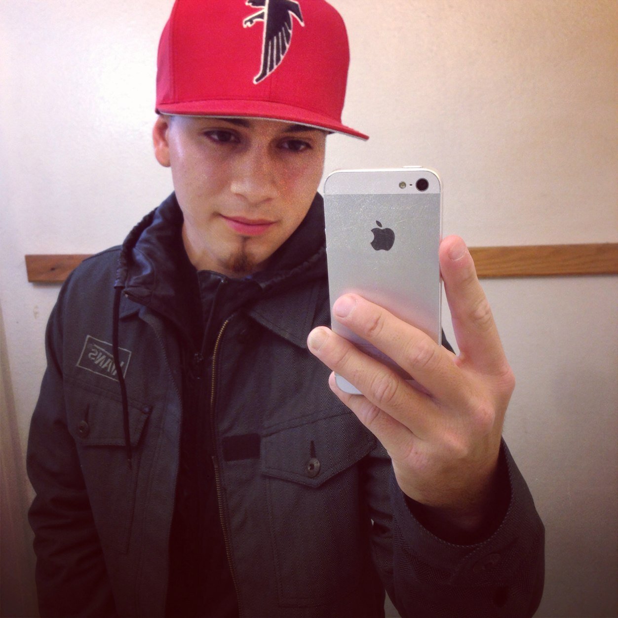 . Single. Super chill Guy . im justt Always Trying To Hav A good Time :)) so come join Me :) #Wrestler #CollegeStudent #TeamTatted :) #yOung #WiLd #fREE !!