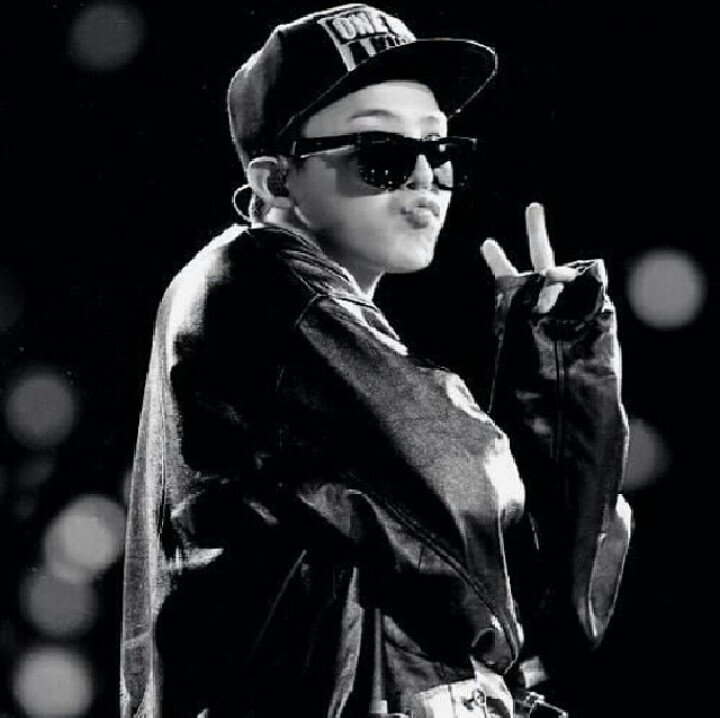 BIGBANG g-dragonbot フォローしたら@を