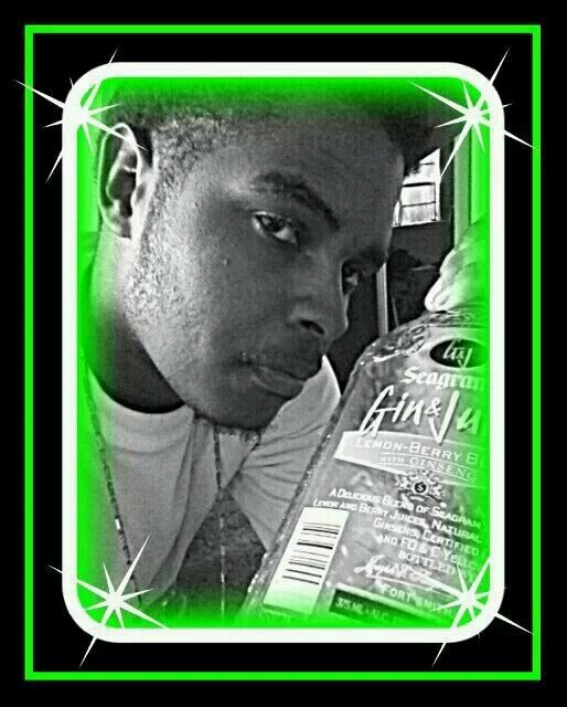 My name is Devon iam 22 i live in pine Bluff Arkansas