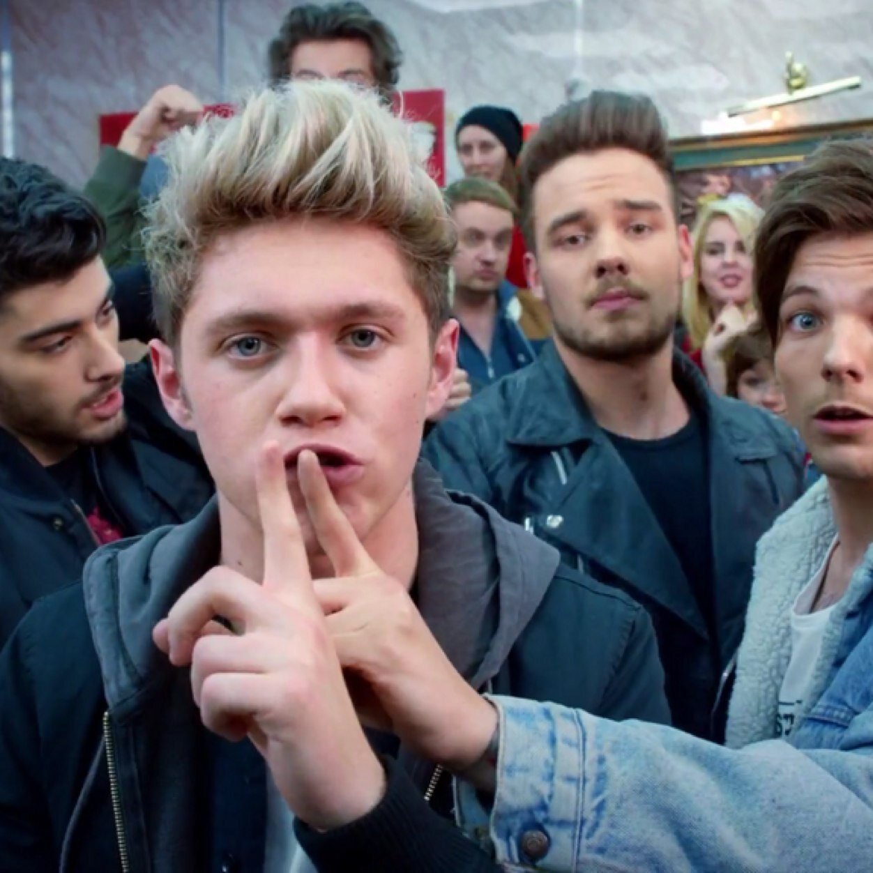 Music, One Direction and 5SOS are my life.