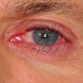 Just an eye tryin' to get by