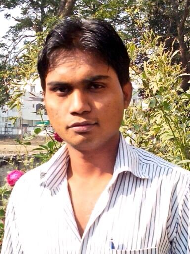Taqdeere Badal Jaati Hai,
Jab Zindagi Ka Koi Maqsad Ho.
Warna.
Zindagi Kat Hi Jaati Hai,
Taqdeer Ko Ilzaam Dete Dete.!