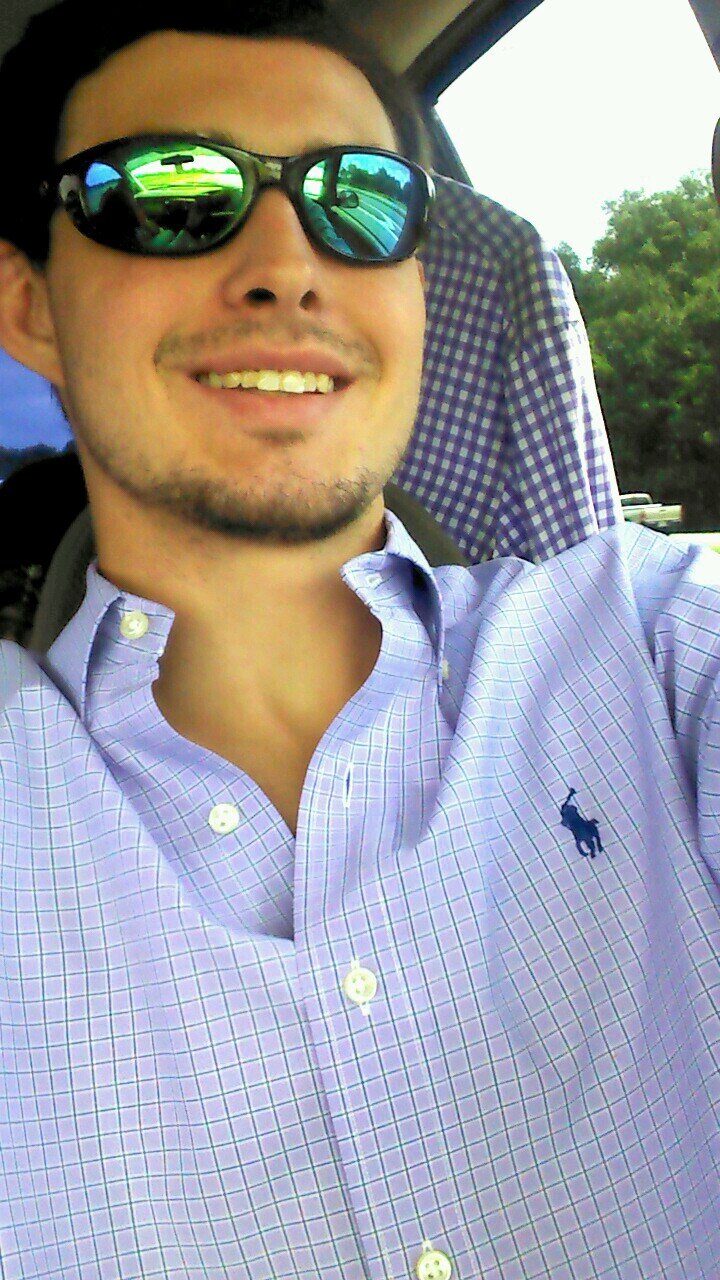 What's up! Living life to the fullest! Hit me up if ya wanna know anything about me!