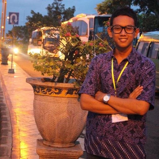 ronyainur's profile picture. subhanallah.. banyak orang kaya menganggap dirinya lebih mulia