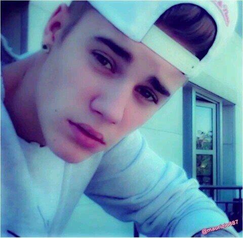 I love 1D and JB 4ever
