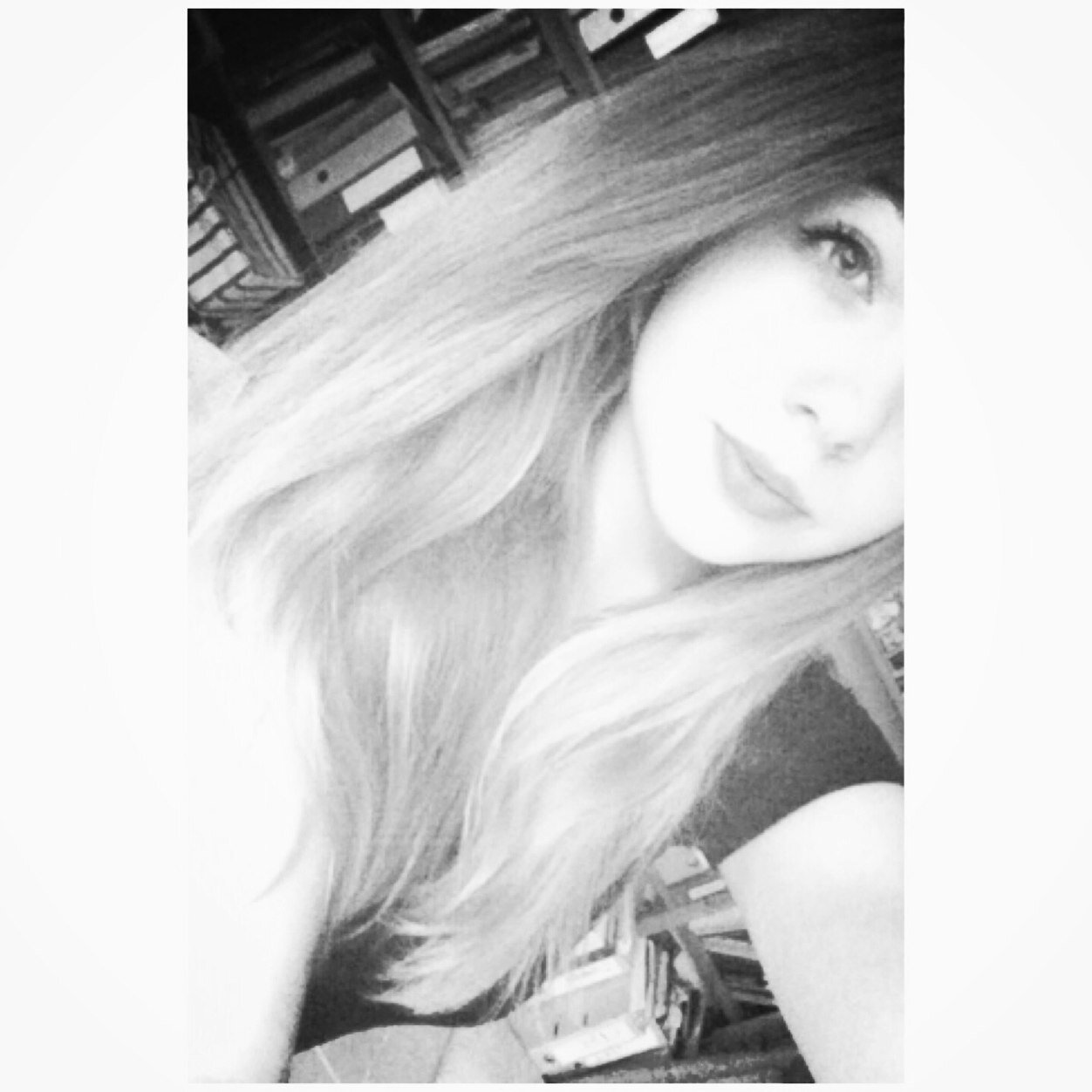 { fake bitches everywhere }