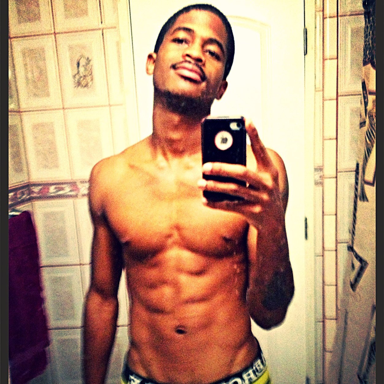 #TEAMDoobieSmokesMusic #TeamGuDDaFamMusic & R.I.P to my brothaa Jamal Brown man may u forever Fly ova me brozzz iloveeyouu man n ima miss you broz 4real