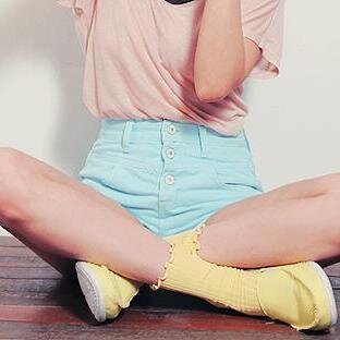 Warna pastel itu melambangkan kelembutah hatikuuu :3 LOL