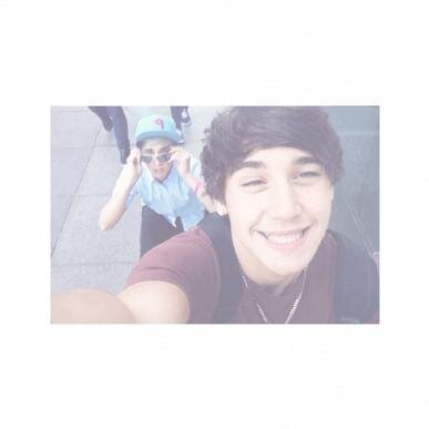 janofago's profile picture. janoskians/my old twitter got hacked ew