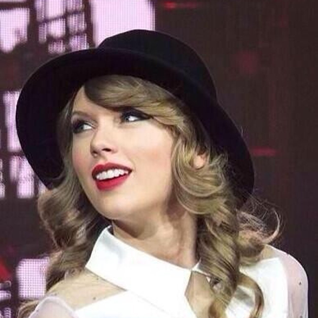 I guess we were Taylored to be together. This is a free follow acc so if you're gonna follow do it to @johnlockophobia i promise, shes a swiftie too