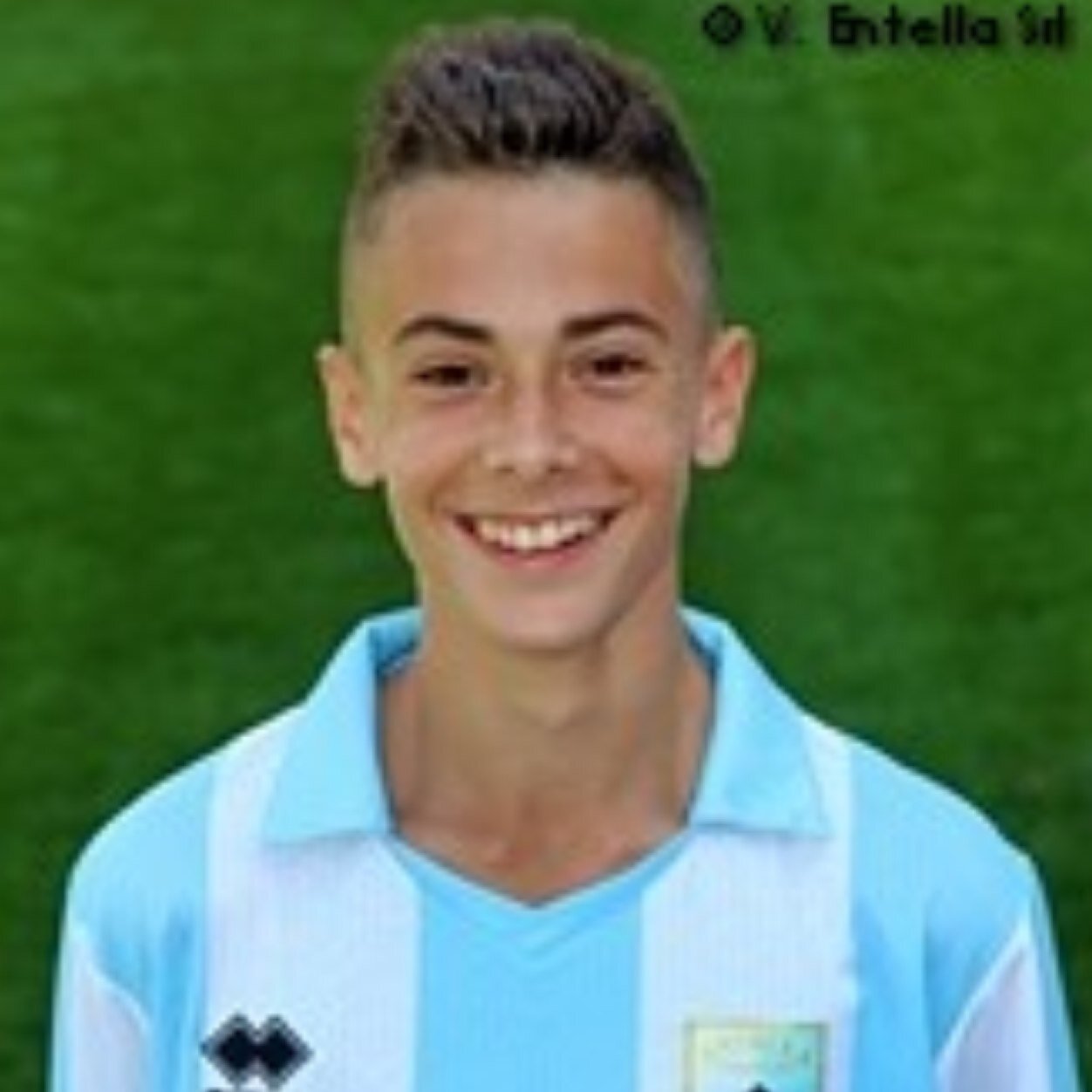 Giocatore , della virtus entella 
Attaccante