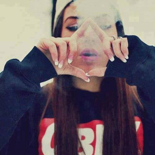 Marcia,14, Poland, bloggerka, BLOG ZAWIESZONY DO ODWOŁANIA. Zapraszam na Tumblr. Obserwujesz, piszesz albo narka :*