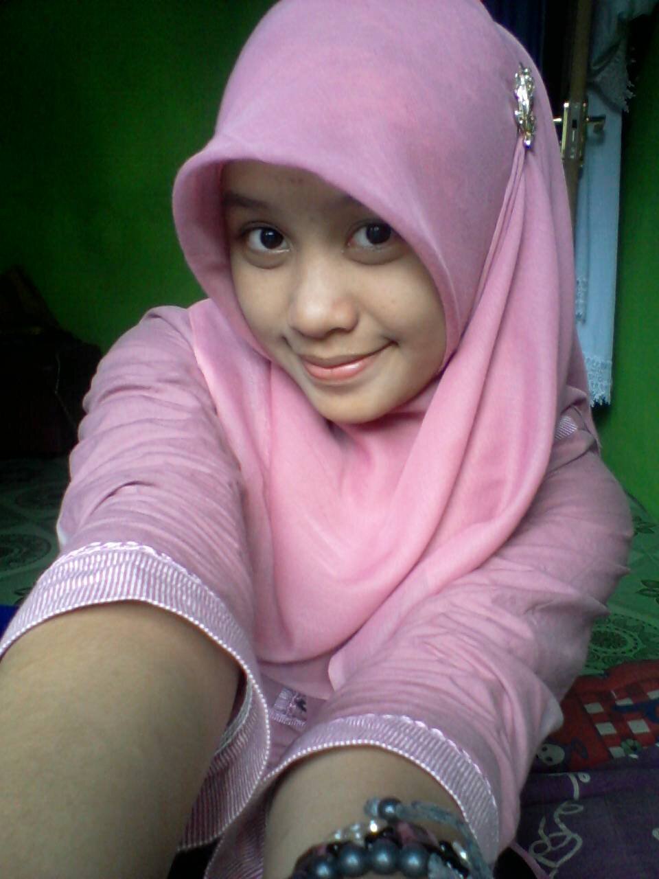 Aku ingin menjadi manusia yang lebih baik lagi :') dan slalu berada di jalan ♥ اللّهُ ♥ merubah segalanya menjadi lebih baik :)