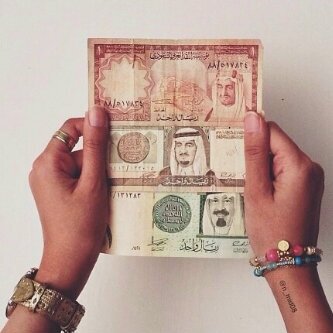 تحت سماءه _ مصممه تحت الطلب ، اعتذر عن تصميم كل محرم .