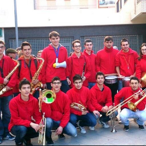 Una nueva charanga nace en Benicarló. Una nueva forma de entretenimiento. Siempre a su servicio, la Xaranga Curteta i Bona sólo espera su llamada.