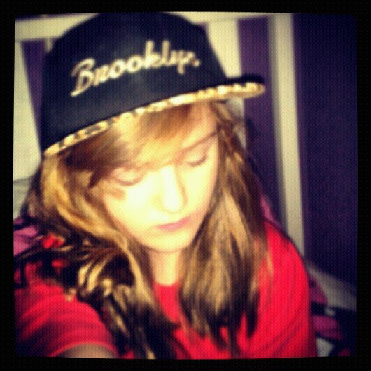 I love singing, talking, and having a laugh ;)