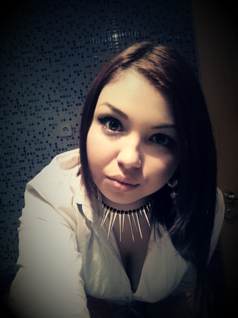 Iasmiiinaaa's profile picture. 