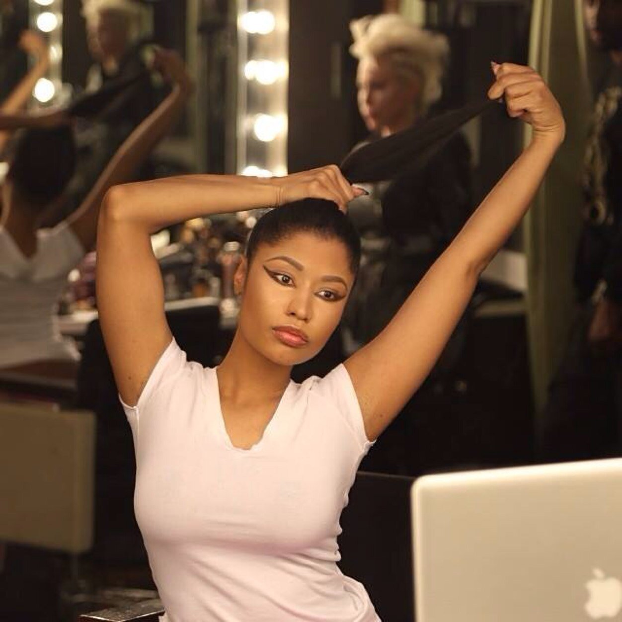 nicki followed 25'05'13 ♥