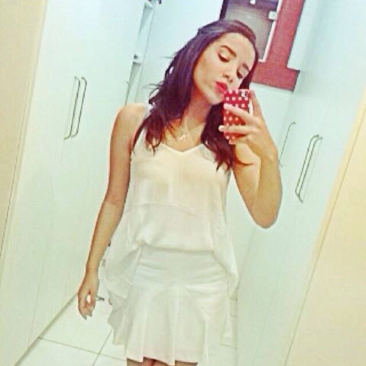 instagram: bina_maia  
Shapchat: sabrinanerymaia