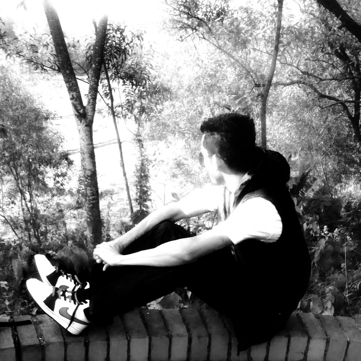 I'm a peace loving person...........don't like noise......' I'm happy with my life .... :-)