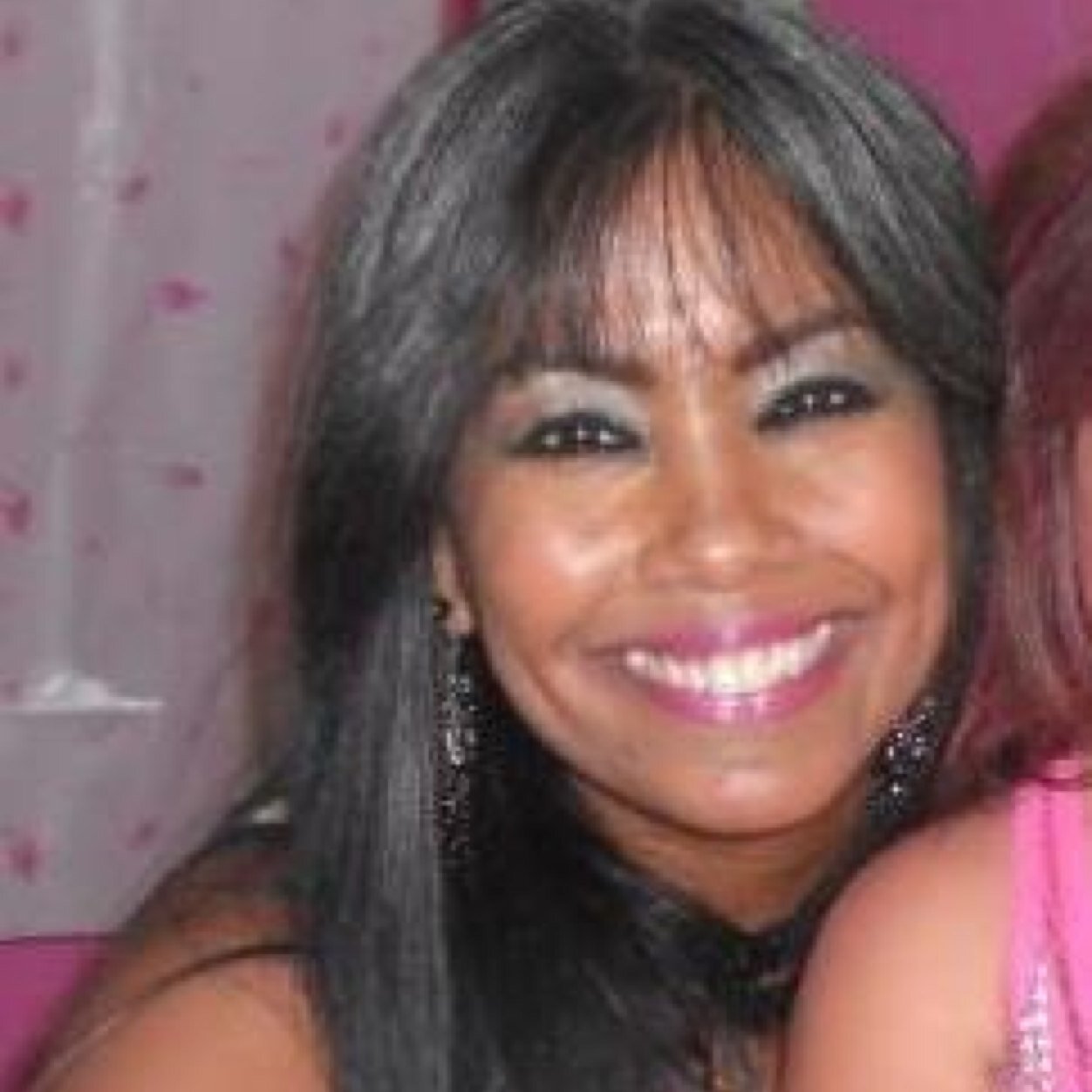 lolindo's profile picture. Médico,Venezolanísima,vegetariana y ANTICHAVISTA! tratando d vivir el present a plenitud,pués si es vdad q el q casi muere stá vivo;el q casi vive ya murió!