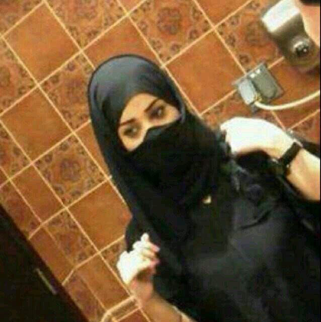 سكسية جادة عمري 23 احب النيك وابي فحل جاد    وشروطي 100 زين و 600 السهره   على راس زبك