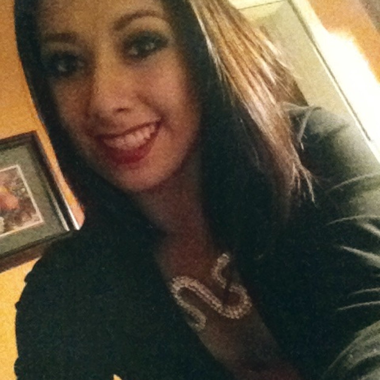 MelissaTAndrade's profile picture. It Happens