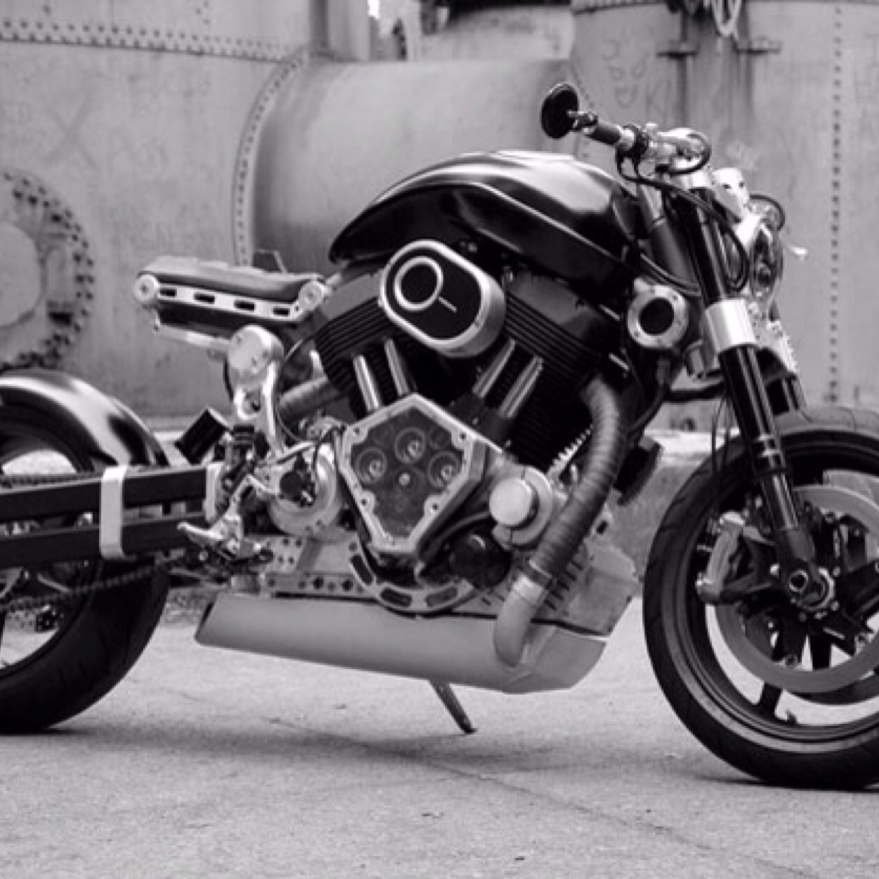 バイクが好き Bot バイクってさ 僕自身のためだけに自由と風を与えてくれる馬みたい に感じるんだよね かっ飛ばしてるときも なんつーか 自由自在に操れる戦闘機みたいな感じ ハードなのと気分いいのが混ざってるんだ 矢沢永吉