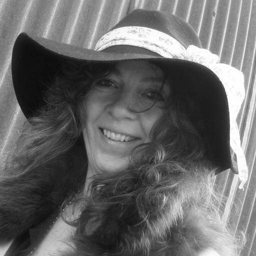 B50fashionwise's profile picture. B50+fashionwise lanceert per 1-1-2014.
Mode met een eigen identiteit voor de vrouw boven de 50!