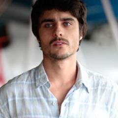 Twitter dedicado ao Laerte da nova novela Em Familia Só quem assiste vai me seguir | @ClubefollowBack