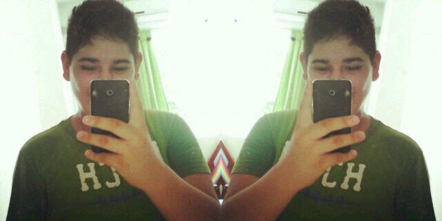 Siqueme y te sigo
  
 amoo a manu angulo 
  No confundas mi personalidad con mi actitud. Mi personalidad es quién soy yo y mi actitud depende de quién seas tu.