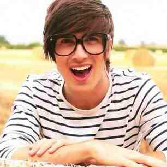 I LOVE ADAM LAMBERT AND TYLER OAKLY AND JOEY GRACEFFA
