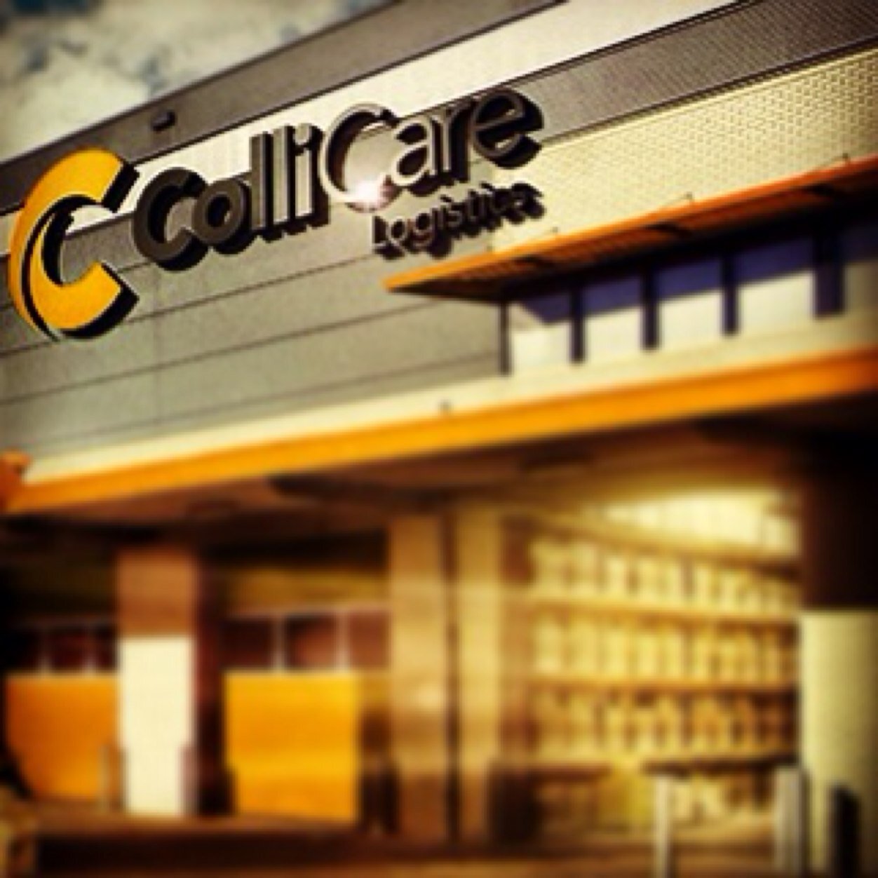 En del av ColliCare Group. 3PL, Distribution, shipping, forwarding, Instore, air.