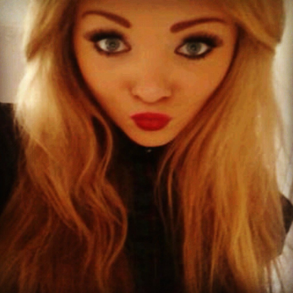 Follow: leahmajor99                                                Don't use this twitter