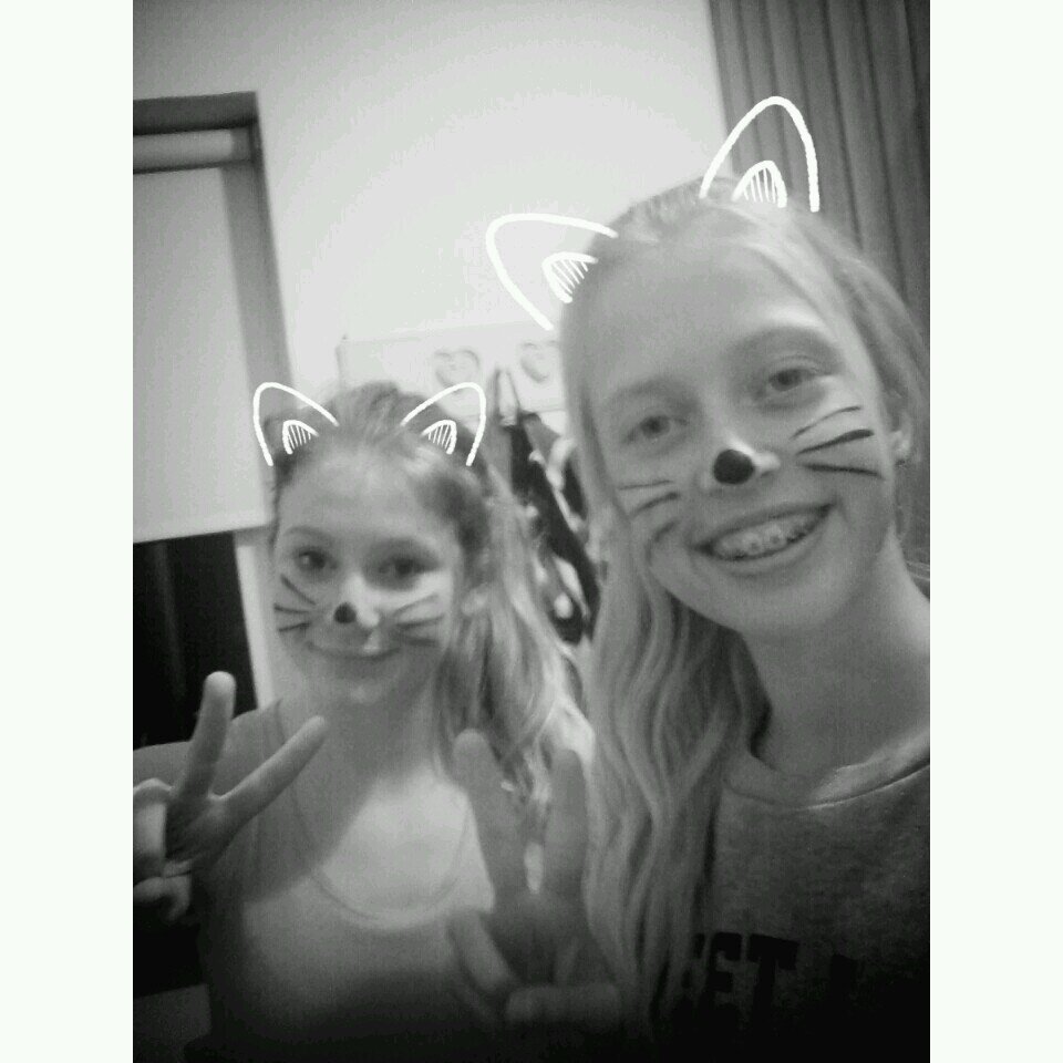 beheerders van RandomCrazyGirls Henriëtte & Lisa 3