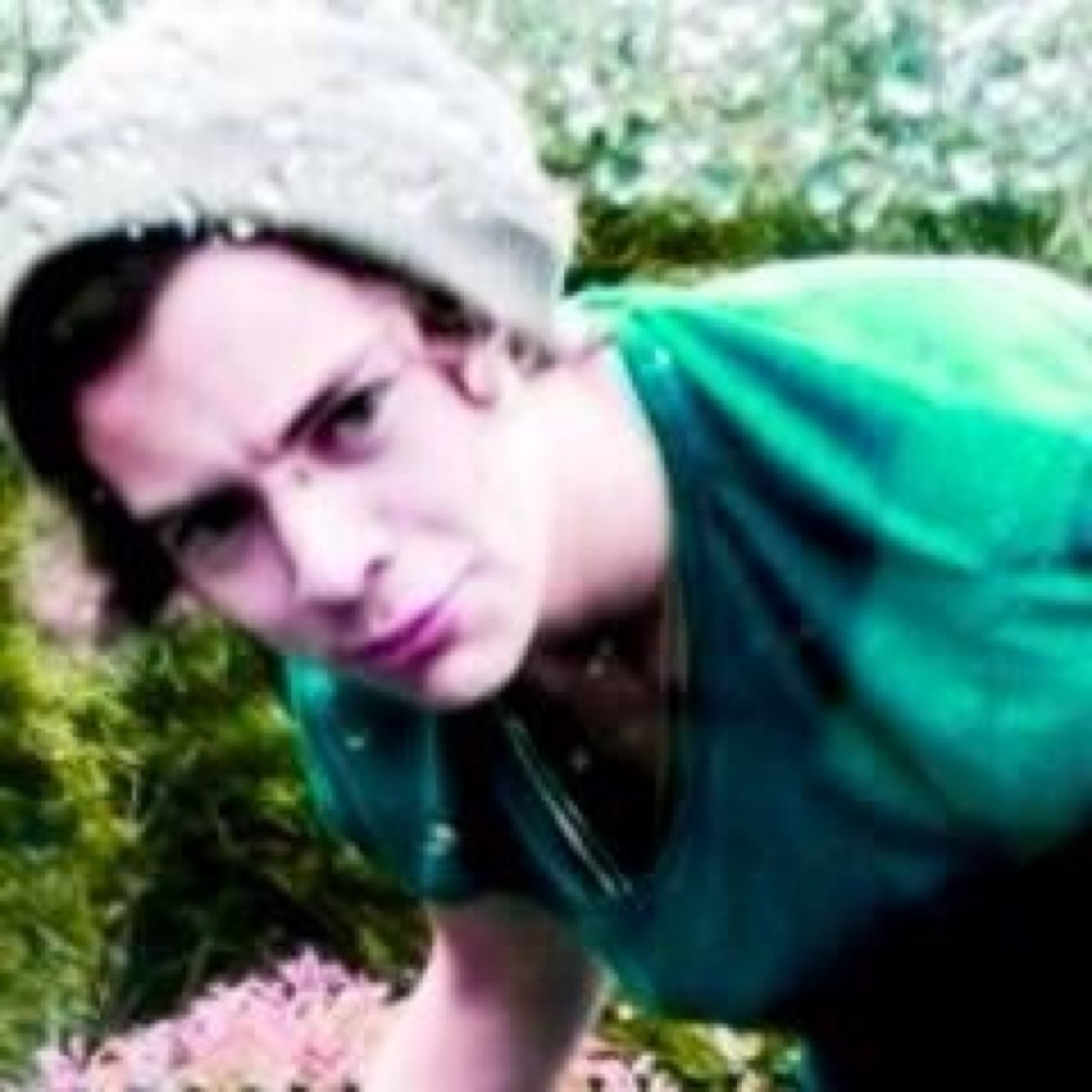 jinglelirrys's profile picture. hi! pls follow @gypsiestyles it would mean so much! love you .xx ٩(*´︶`*)۶҉