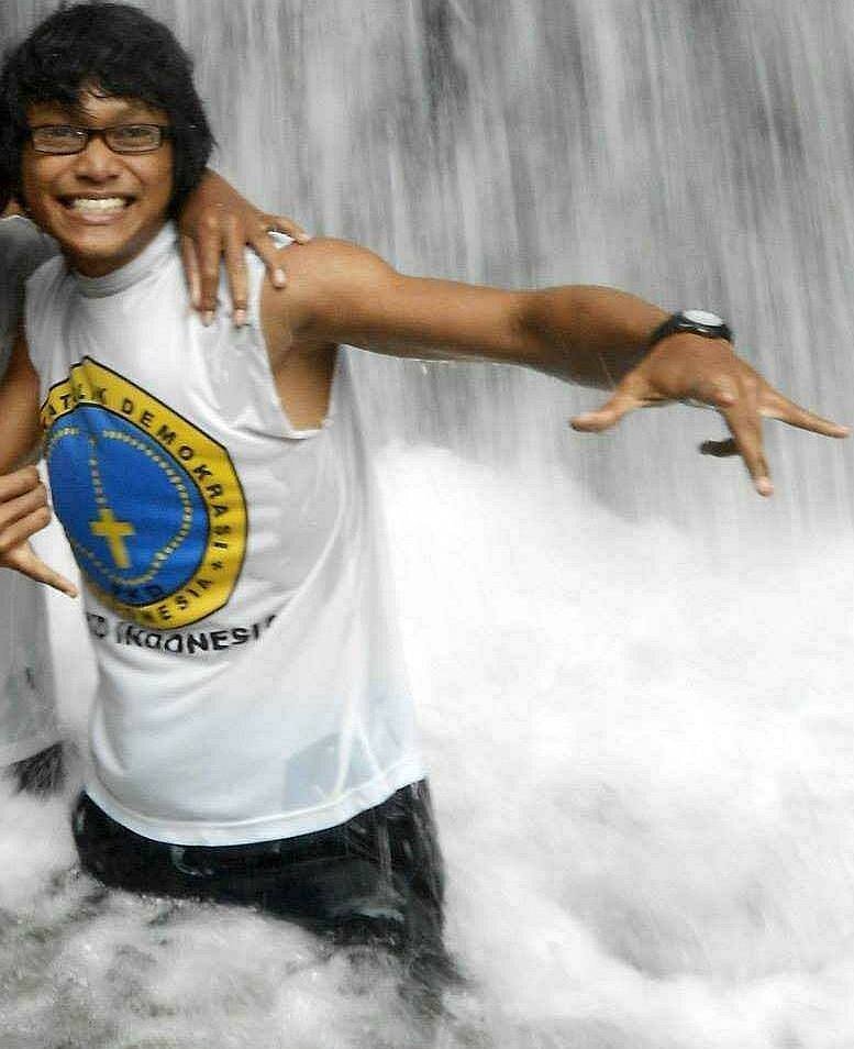 khristho's profile picture. Love is not a matter of face and body shape , but the love that heart problems have you stealing from me . ingatlah itu kawan ;)