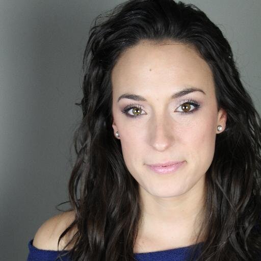 Experte beauté de la chaîne YouTube québécoise DivaJoly.