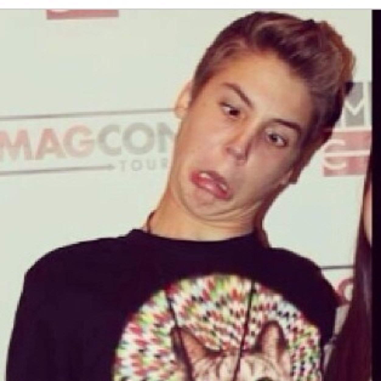 follow @onlycamdallas and @laurenn_hughes