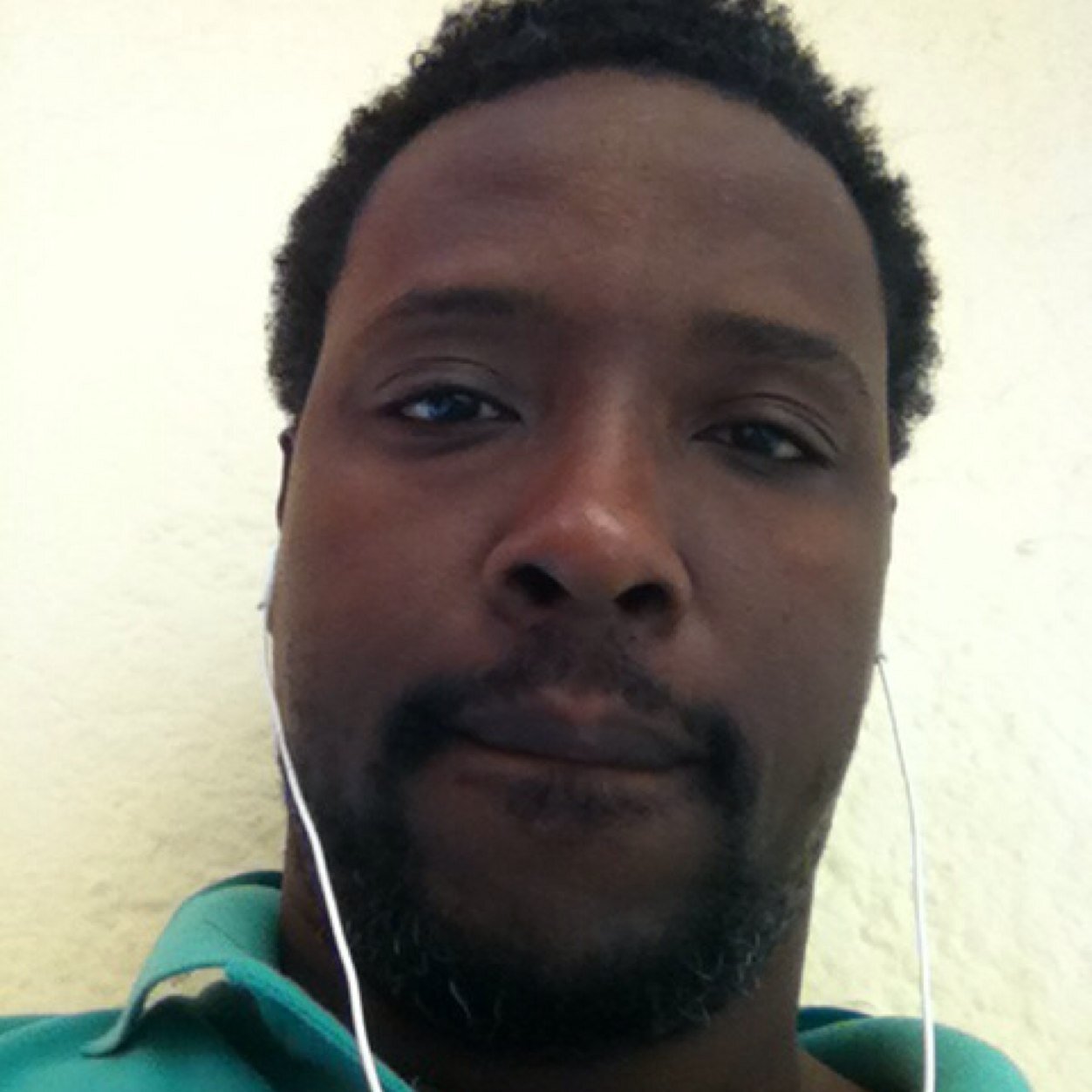 Bienvenue sur la page Twitter Officielle de Louis Jean Donald. Tech en réseau              Welcome To The Official Twitter of Louis Jean Donald. network techn
