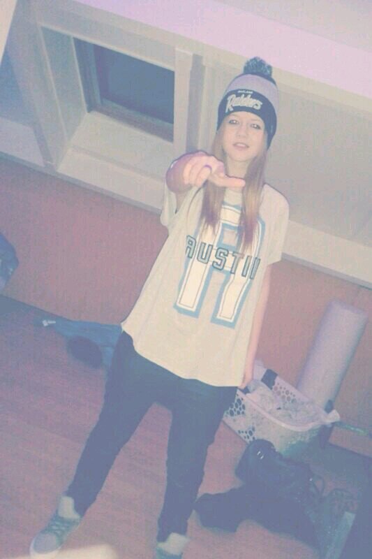 Heldin op sneakers.