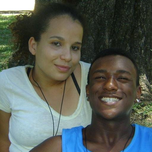 Pode se passar anos , mas meu amor por você só tem a crescer e por isso se fortifica a cada momento !. Somos uma só força    / @_sharoncaroline