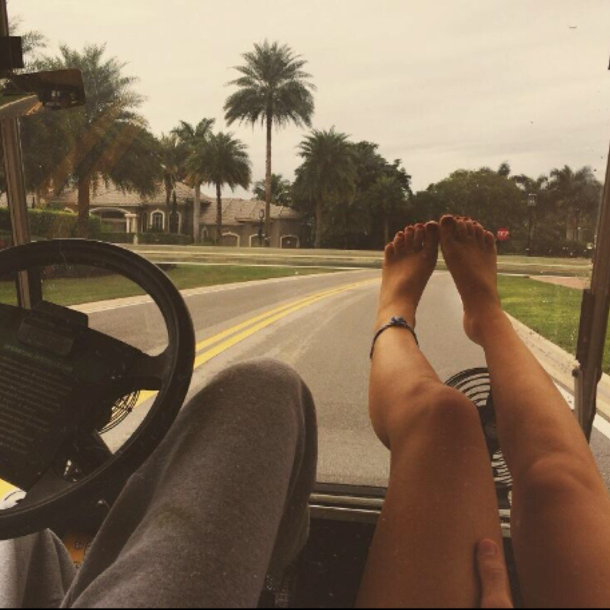 Woah_Retweets's profile picture. ♡