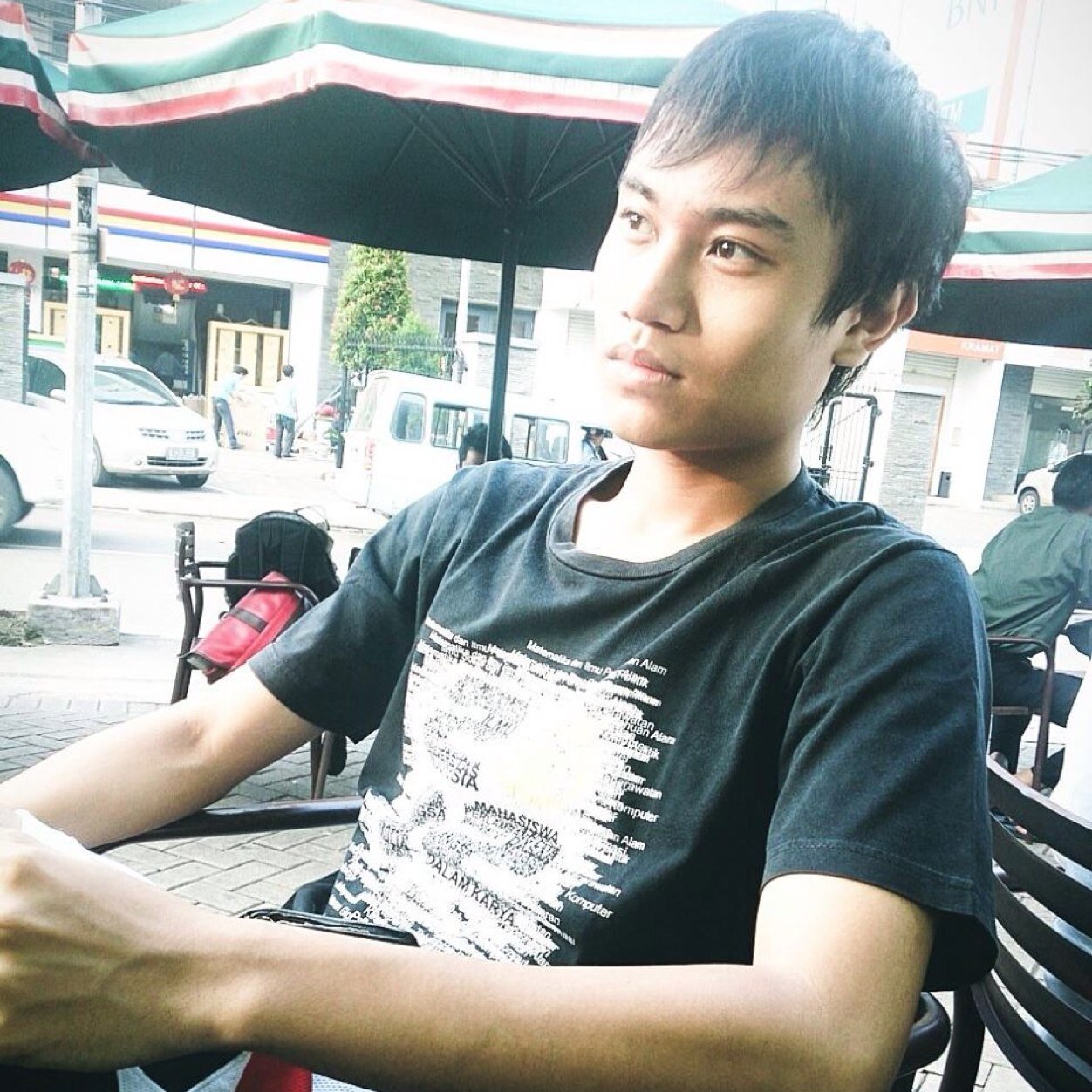 _rayziel's profile picture. #Anti_Mainstream