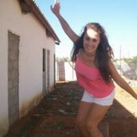 looooove my sport, my vriende, familie, sing, dans, fantaseer, lees en musiek!