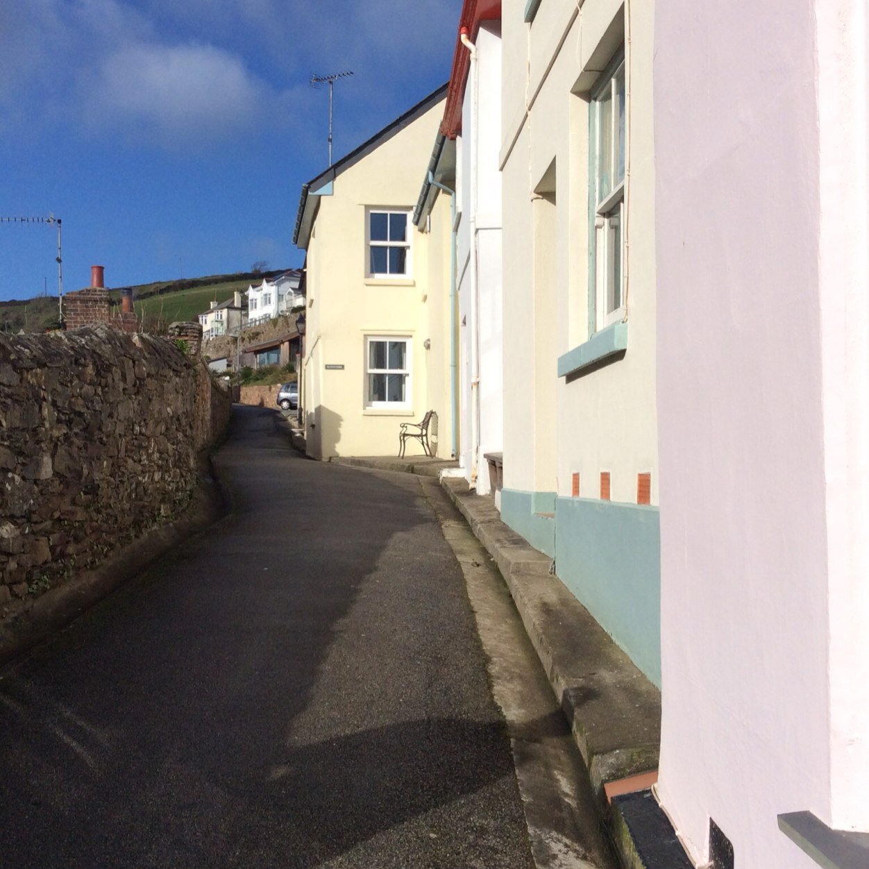 Luxury Cornish Cottage to stay with sea views, just a two minute stroll to the beach.