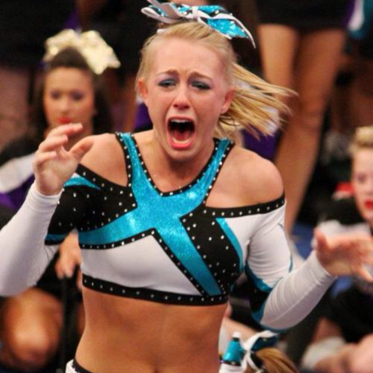 TwerkAddict's profile picture. Hold your head up, darling your bow will fall. picslip at 500!!